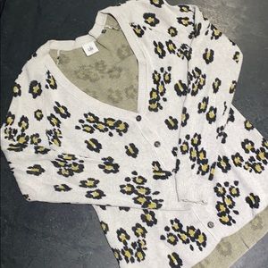 CAbi Fitted cardigan sweater (5-button)